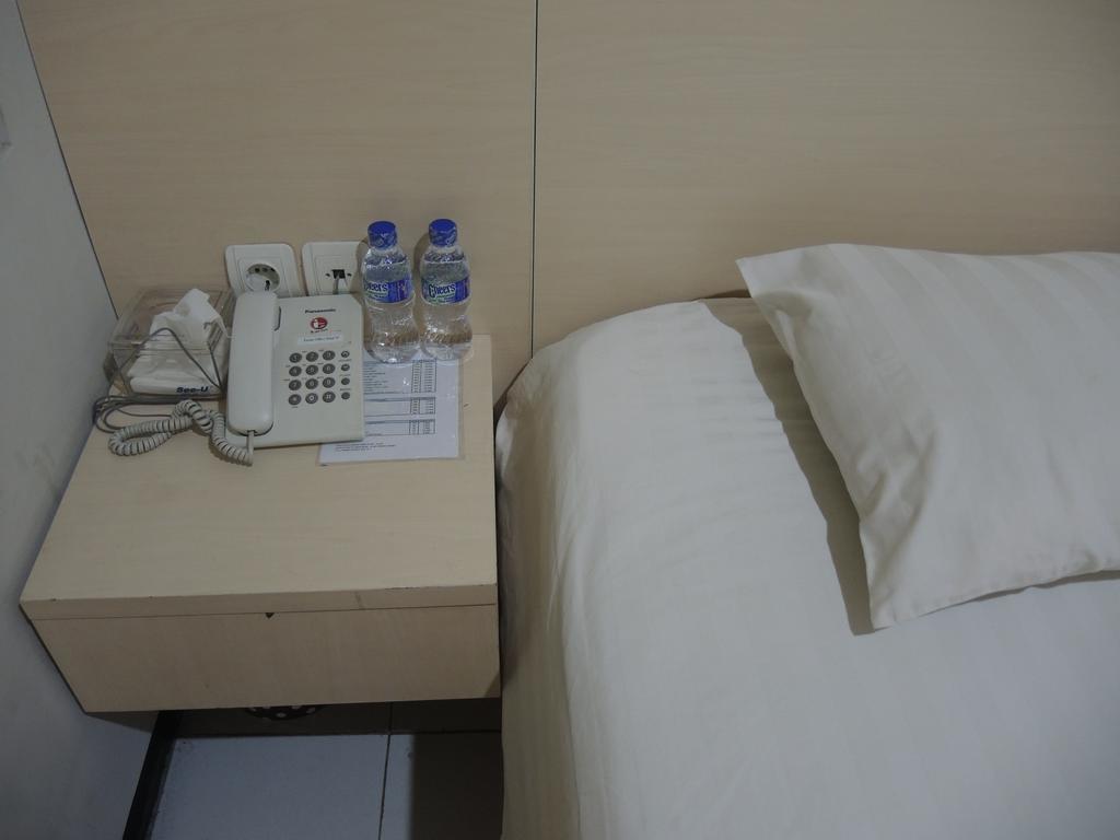 סוראבאיה Swk 95 Hotel חדר תמונה