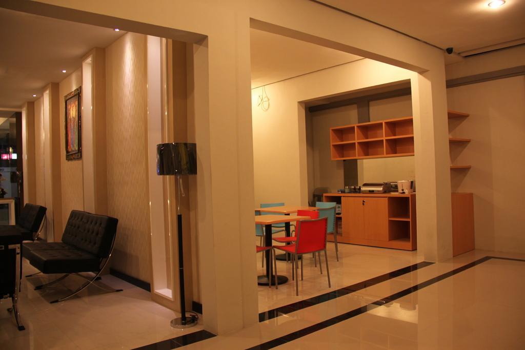 סוראבאיה Swk 95 Hotel מראה חיצוני תמונה