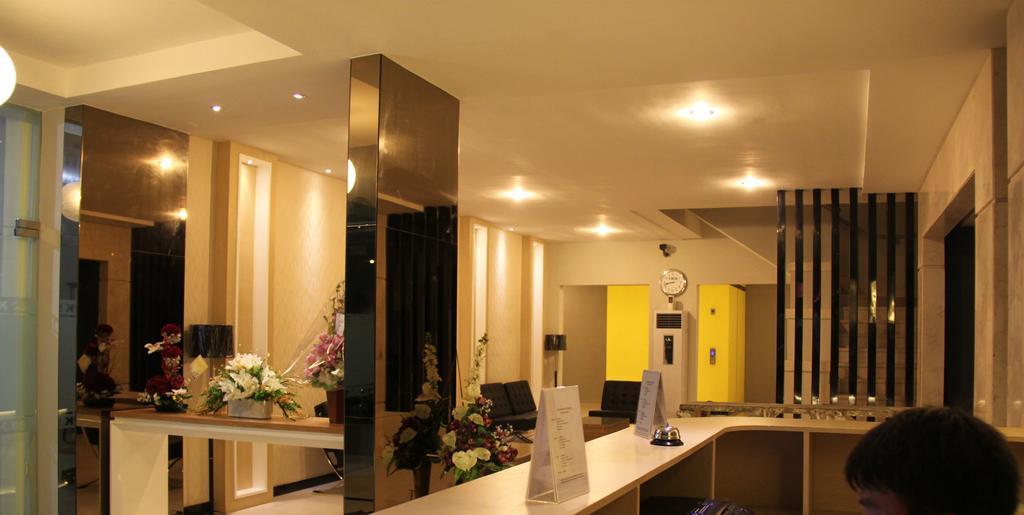 סוראבאיה Swk 95 Hotel מראה חיצוני תמונה