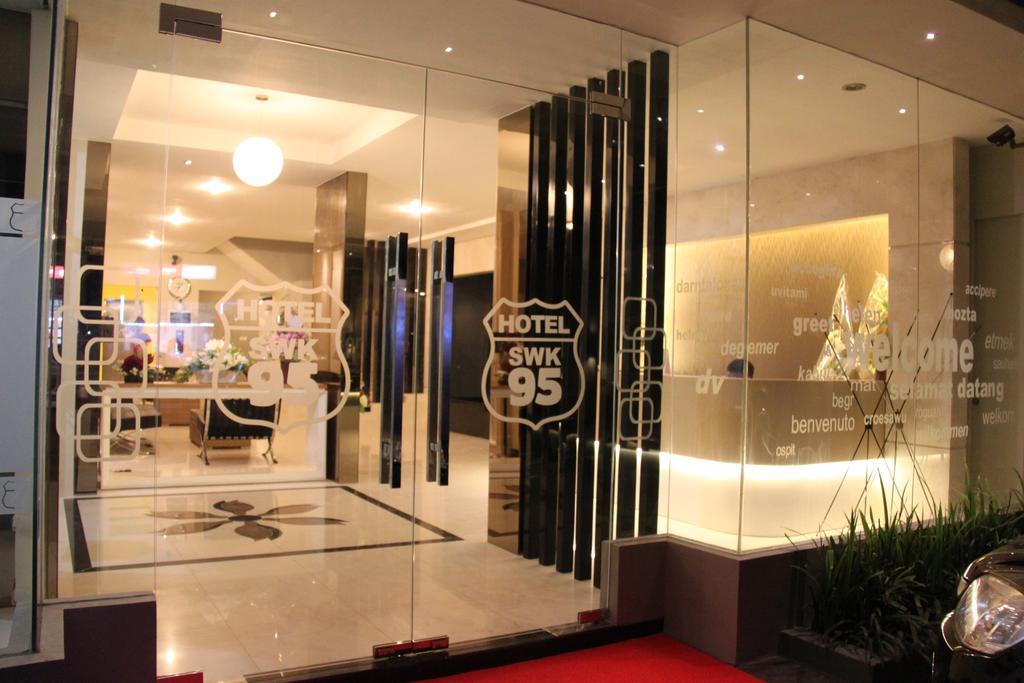 סוראבאיה Swk 95 Hotel מראה חיצוני תמונה