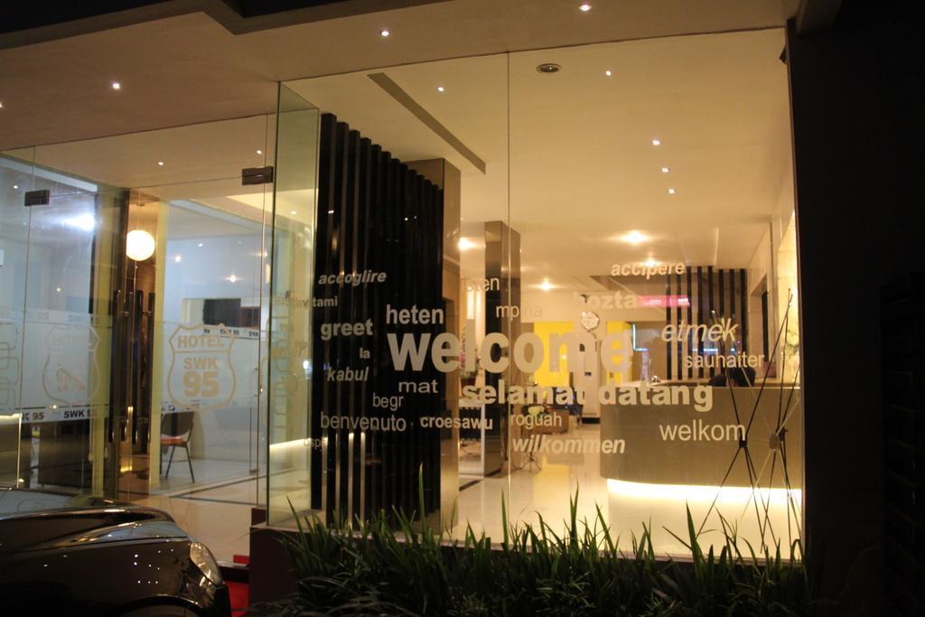 סוראבאיה Swk 95 Hotel מראה חיצוני תמונה