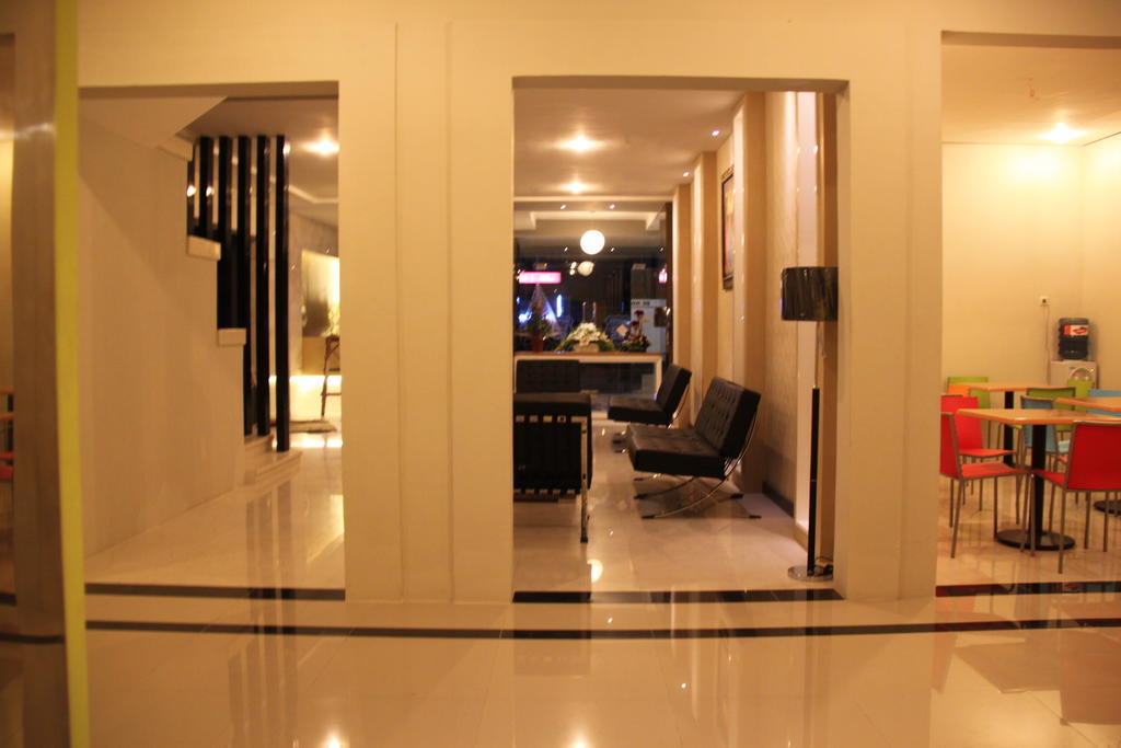 סוראבאיה Swk 95 Hotel מראה חיצוני תמונה