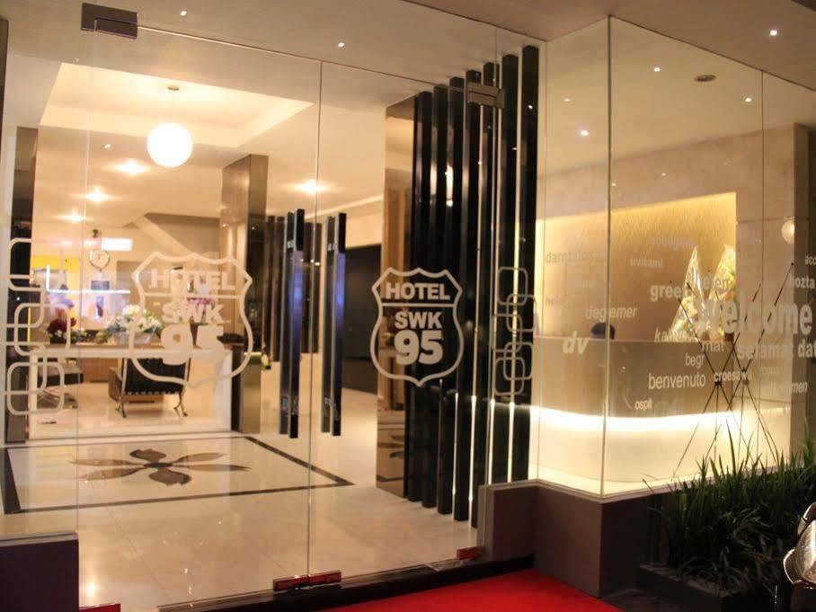 סוראבאיה Swk 95 Hotel מראה חיצוני תמונה
